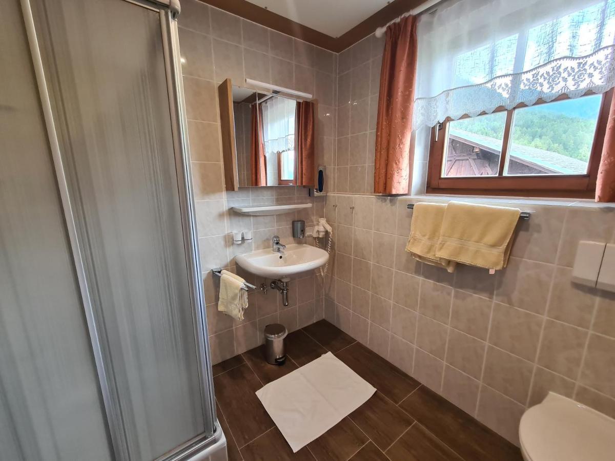 Gaestehaus Fitsch Obsteig Exteriör bild