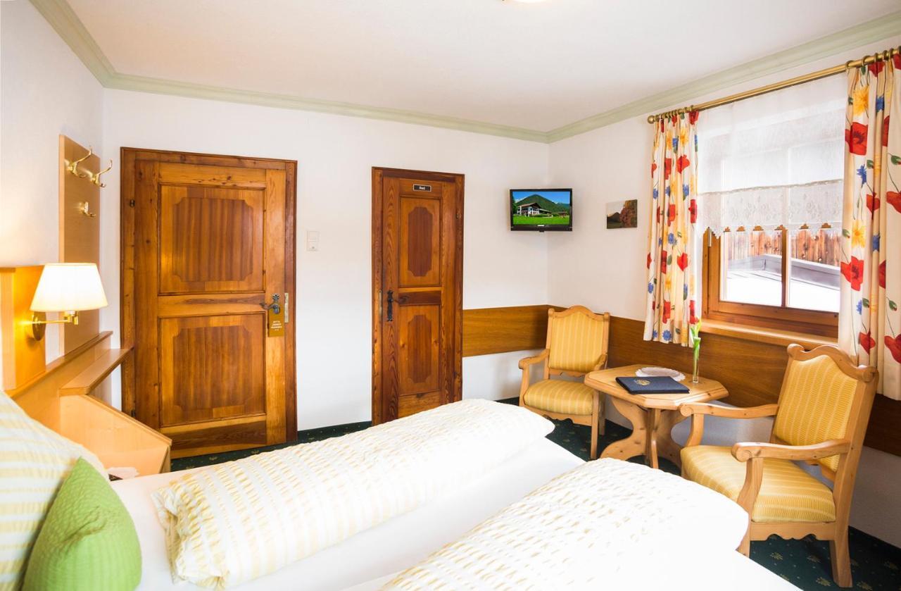 Gaestehaus Fitsch Obsteig Exteriör bild